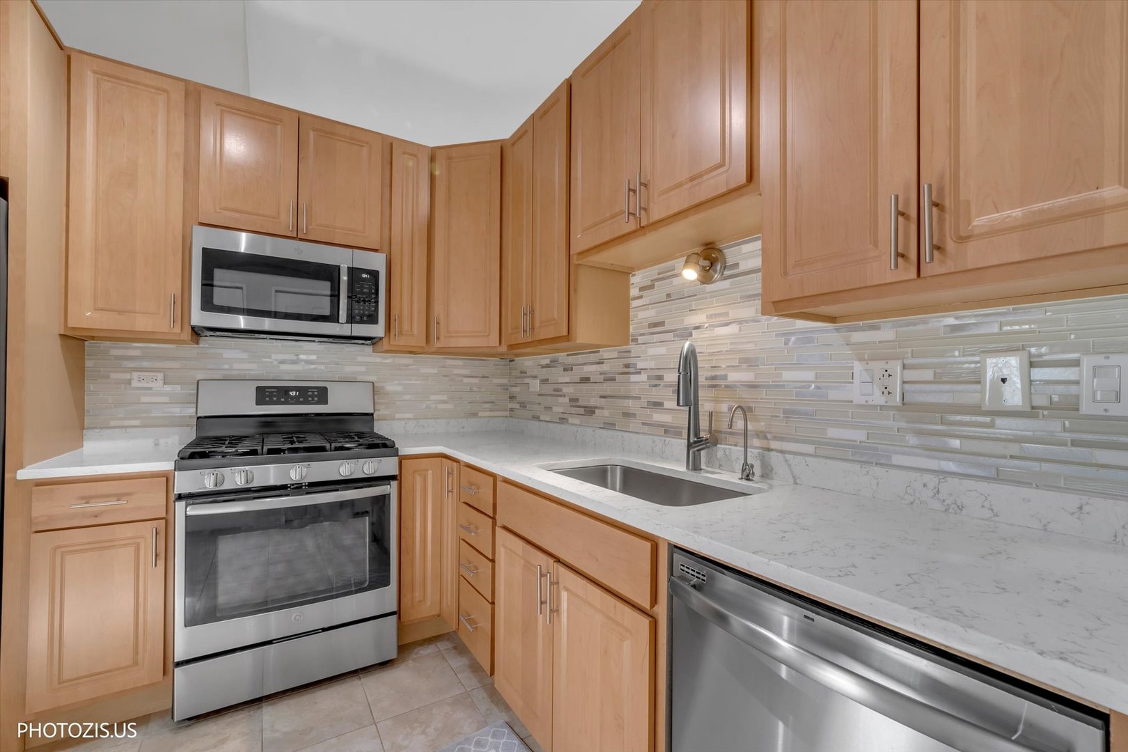 74 Bedford Road Mundelein, IL 60060 - Photo 12 of 31