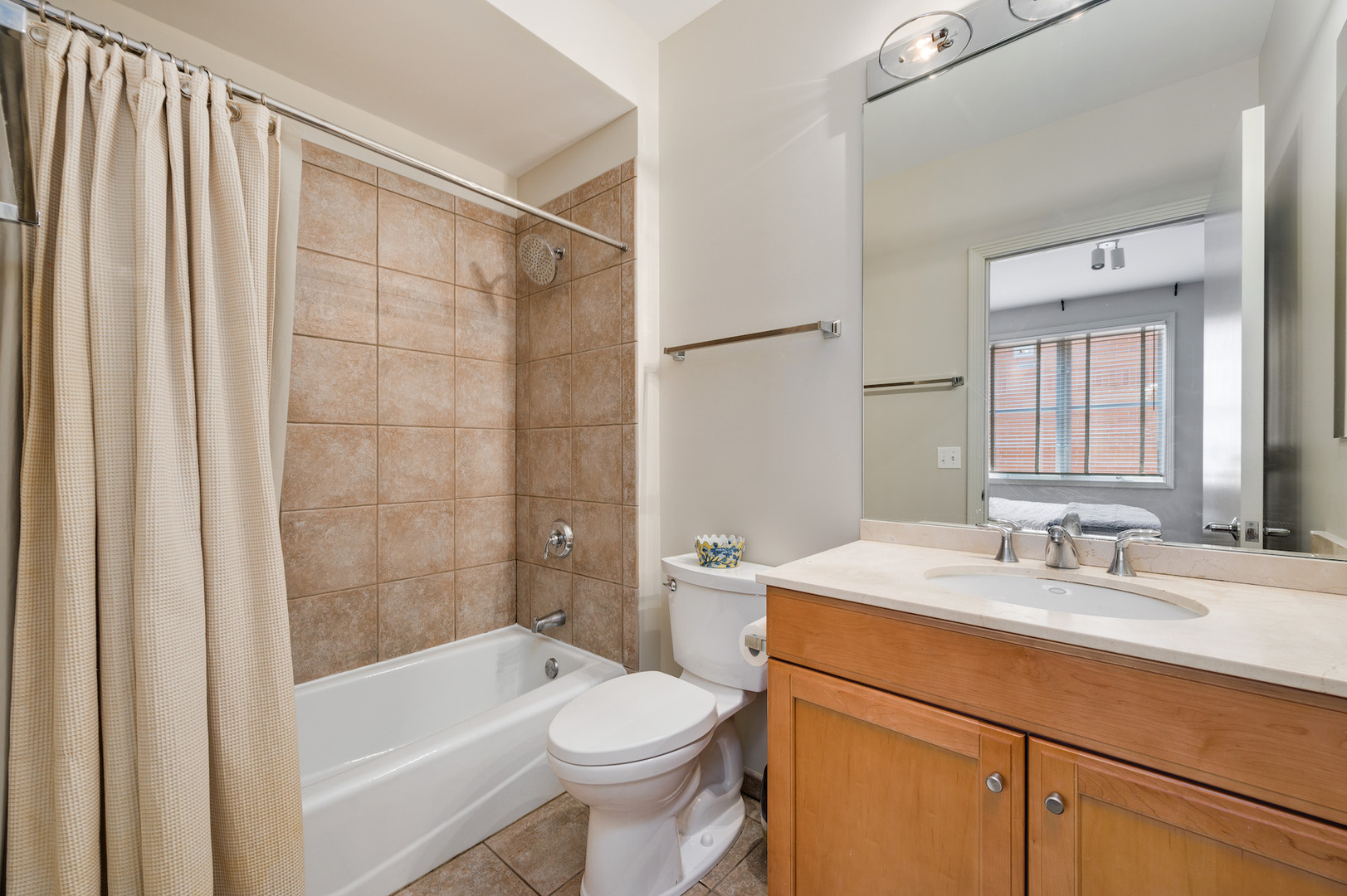 107 South Racine Avenue Chicago, IL 60607 - Photo 19 of 32 Gallery Image 19