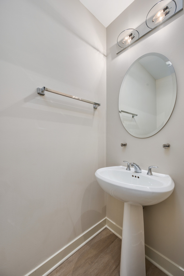 107 South Racine Avenue Chicago, IL 60607 - Photo 26 of 32 Gallery Image 26