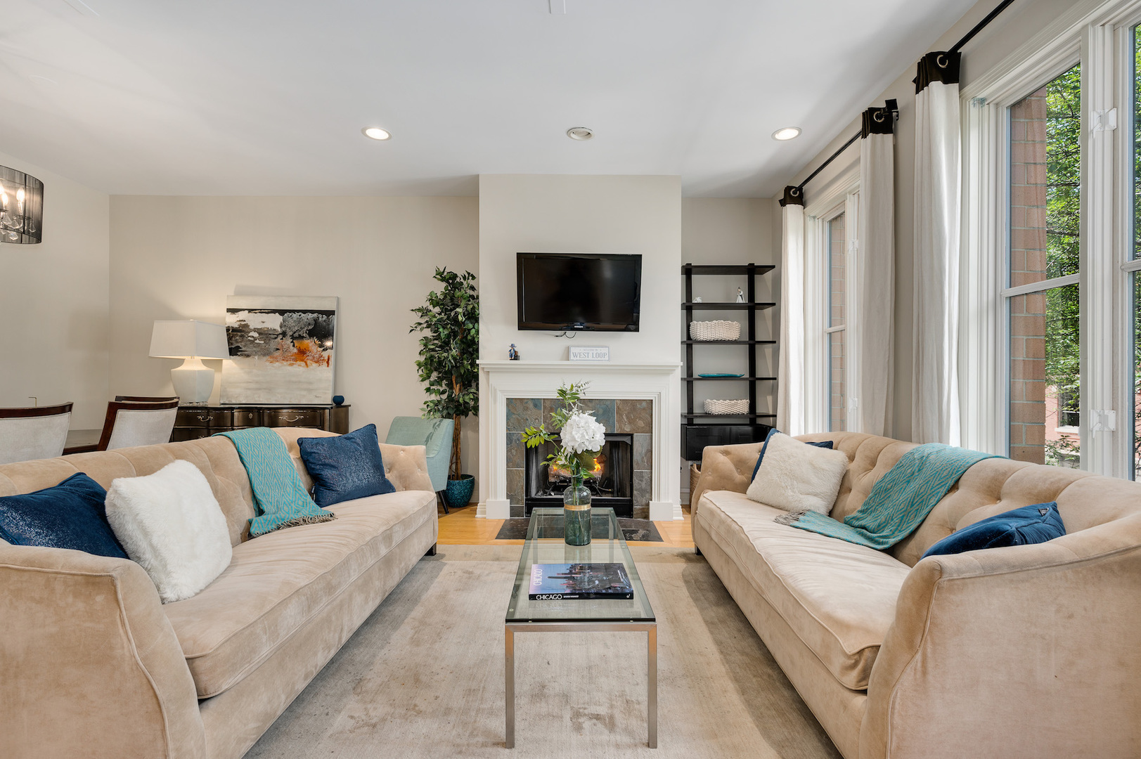 107 South Racine Avenue Chicago, IL 60607 - Photo 4 of 32 Gallery Image 4