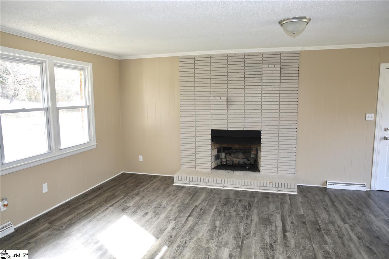 121 West Pine Street Duncan, SC 29334 - Photo 2 of 11 Gallery Image 2
