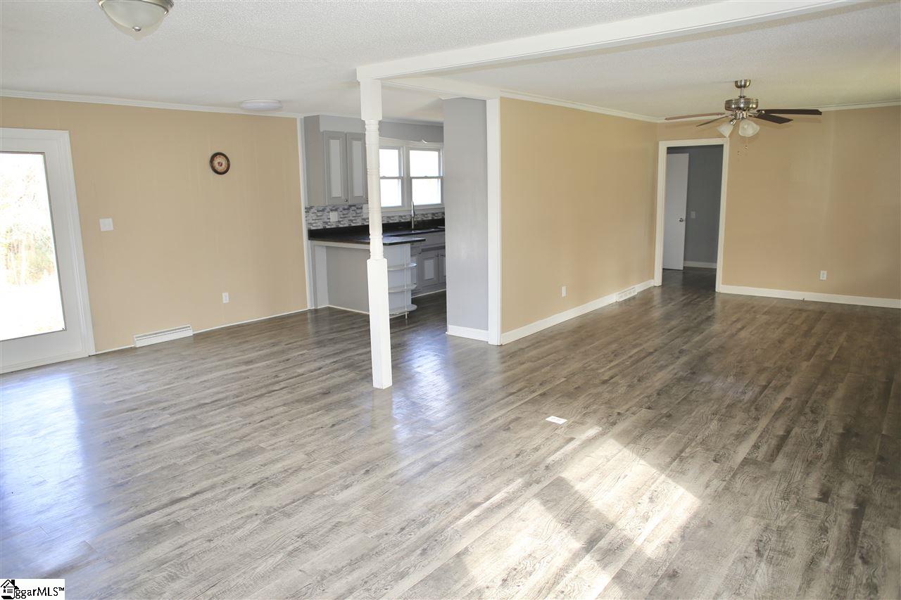 121 West Pine Street Duncan, SC 29334 - Photo 3 of 11 Gallery Image 3