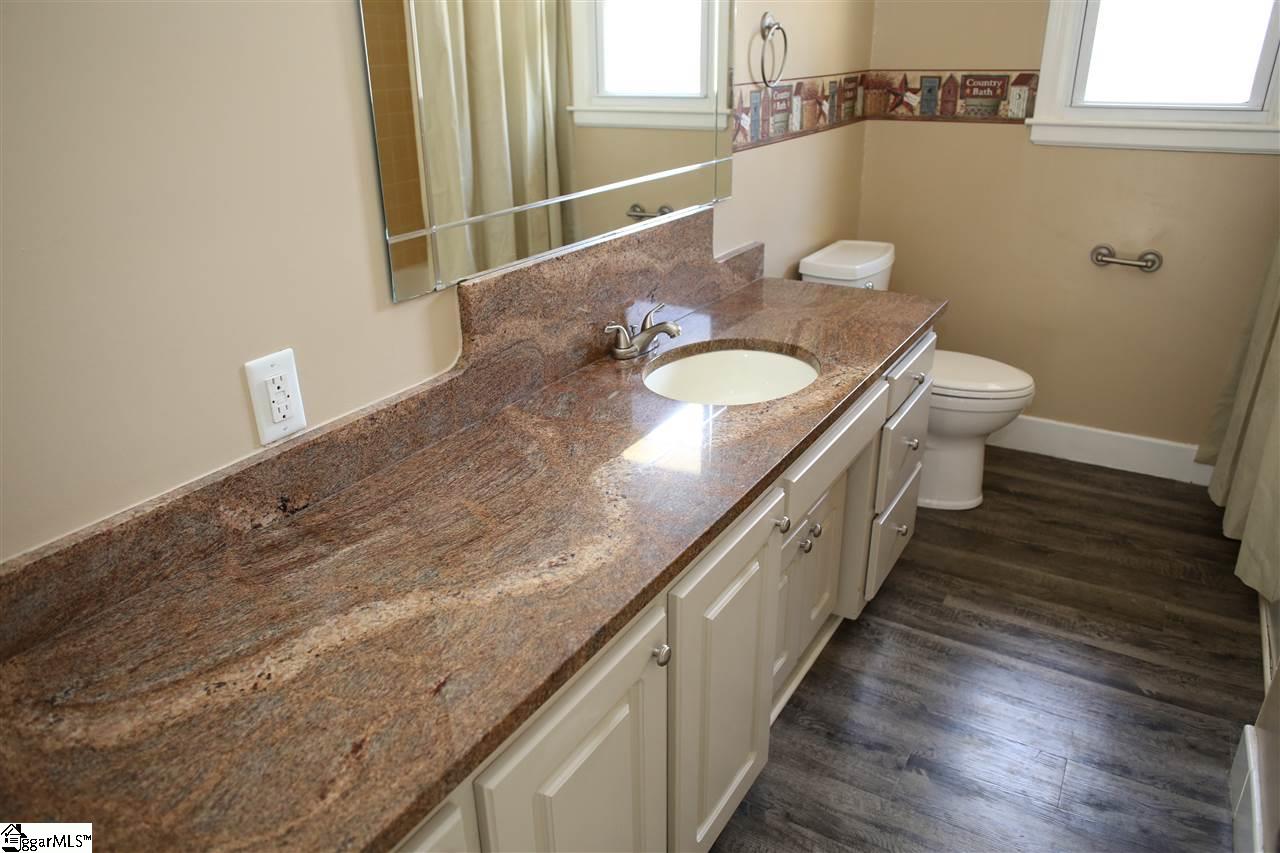 121 West Pine Street Duncan, SC 29334 - Photo 6 of 11 Gallery Image 6
