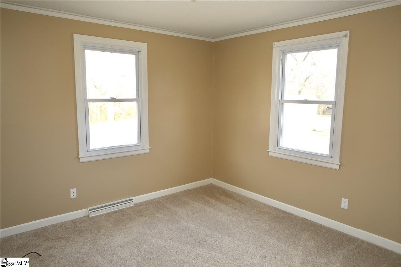 121 West Pine Street Duncan, SC 29334 - Photo 8 of 11 Gallery Image 8