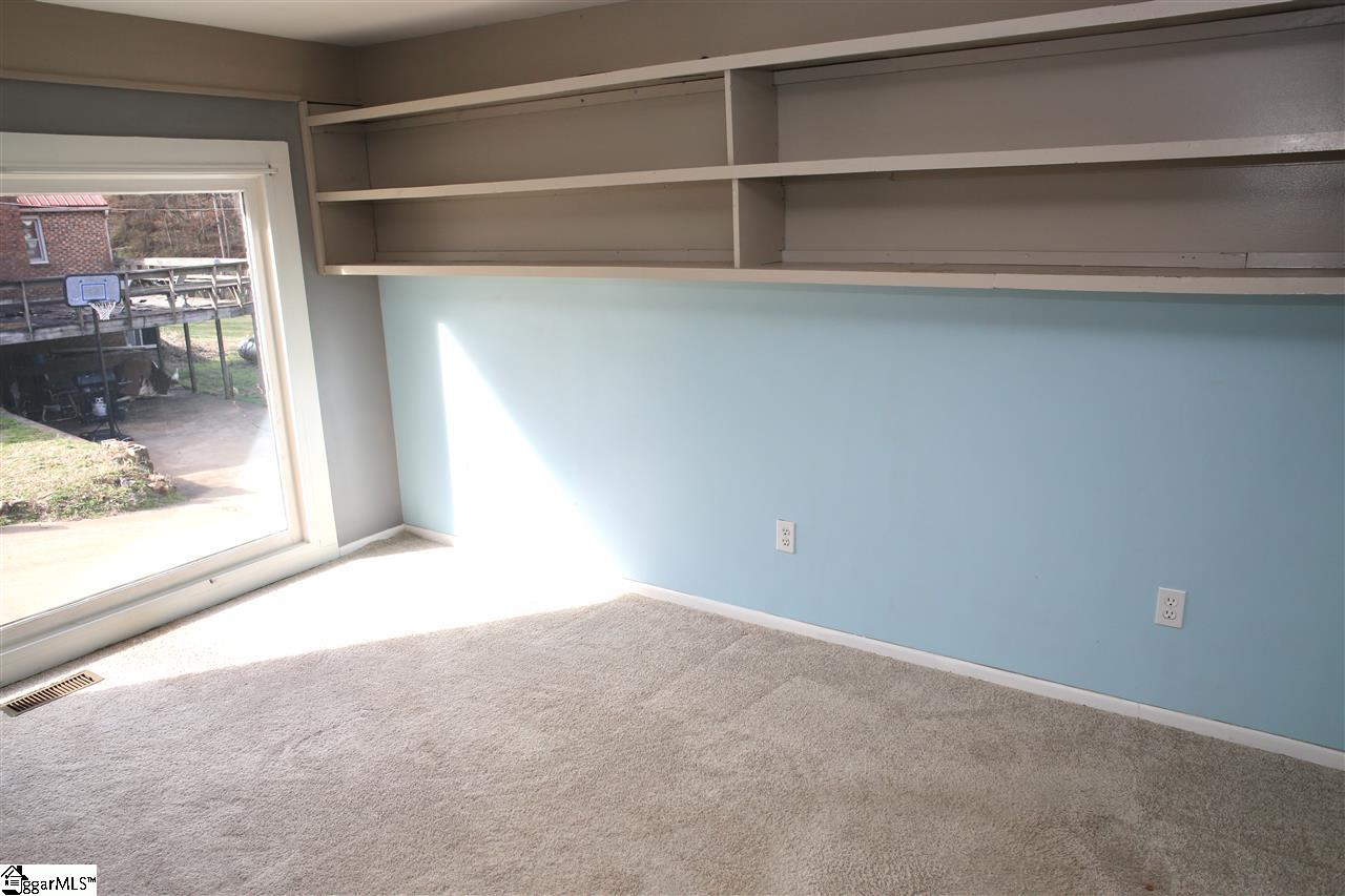 121 West Pine Street Duncan, SC 29334 - Photo 9 of 11 Gallery Image 9