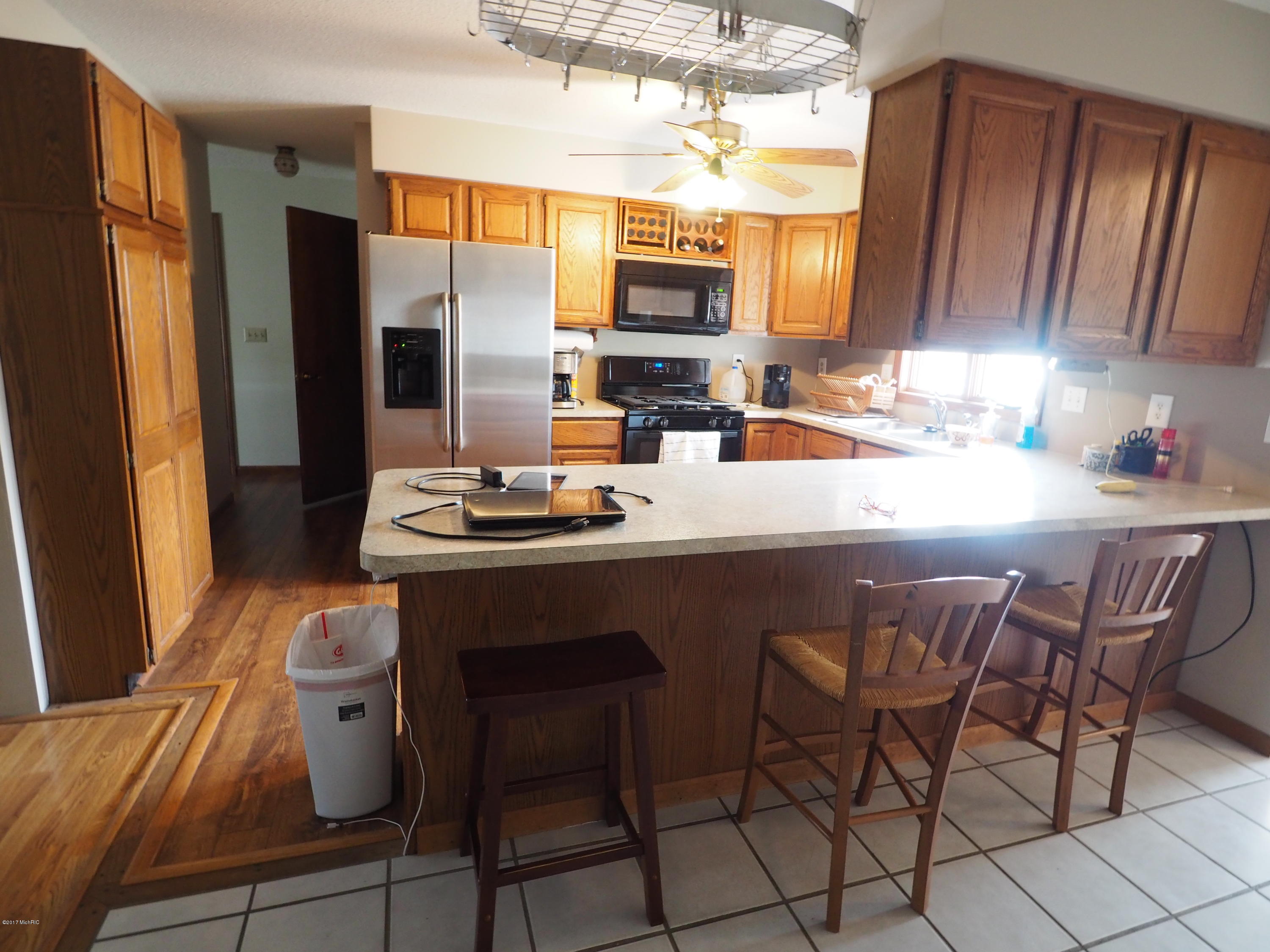 1574 Holton Road Muskegon, MI 49445 - Photo 5 of 11 P1010001