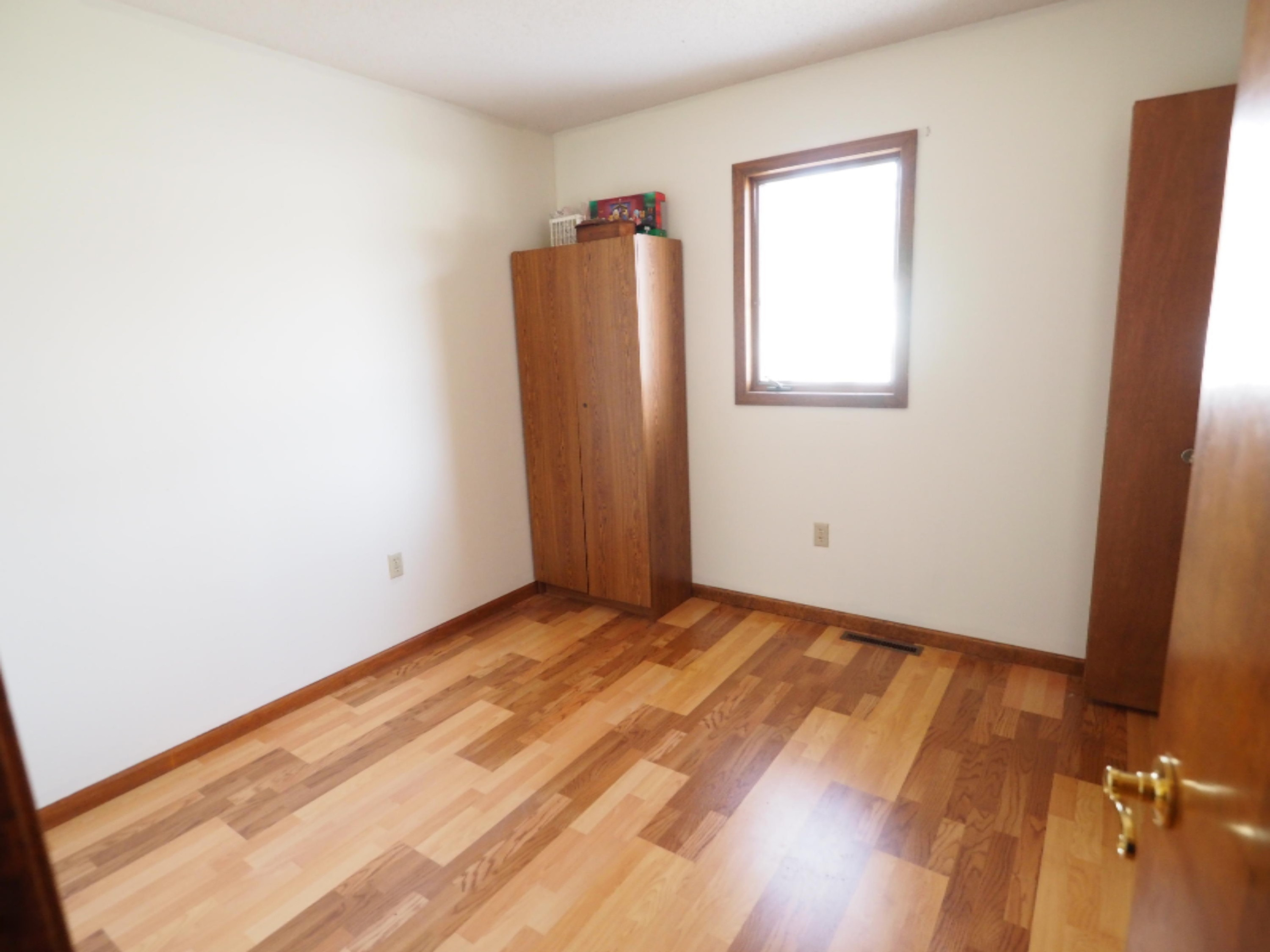 1574 Holton Road Muskegon, MI 49445 - Photo 8 of 11 P1010006