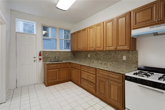 $2,300 | 301 City Park Avenue, New Orleans, LA 70119