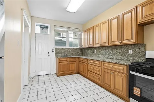 $2,100 | 301 City Park Avenue, New Orleans, LA 70119