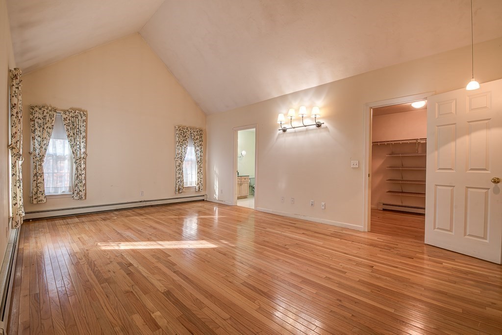 261 MacArthur Road Northbridge, MA 01534 - Photo 11 of 29 Gallery Image 11