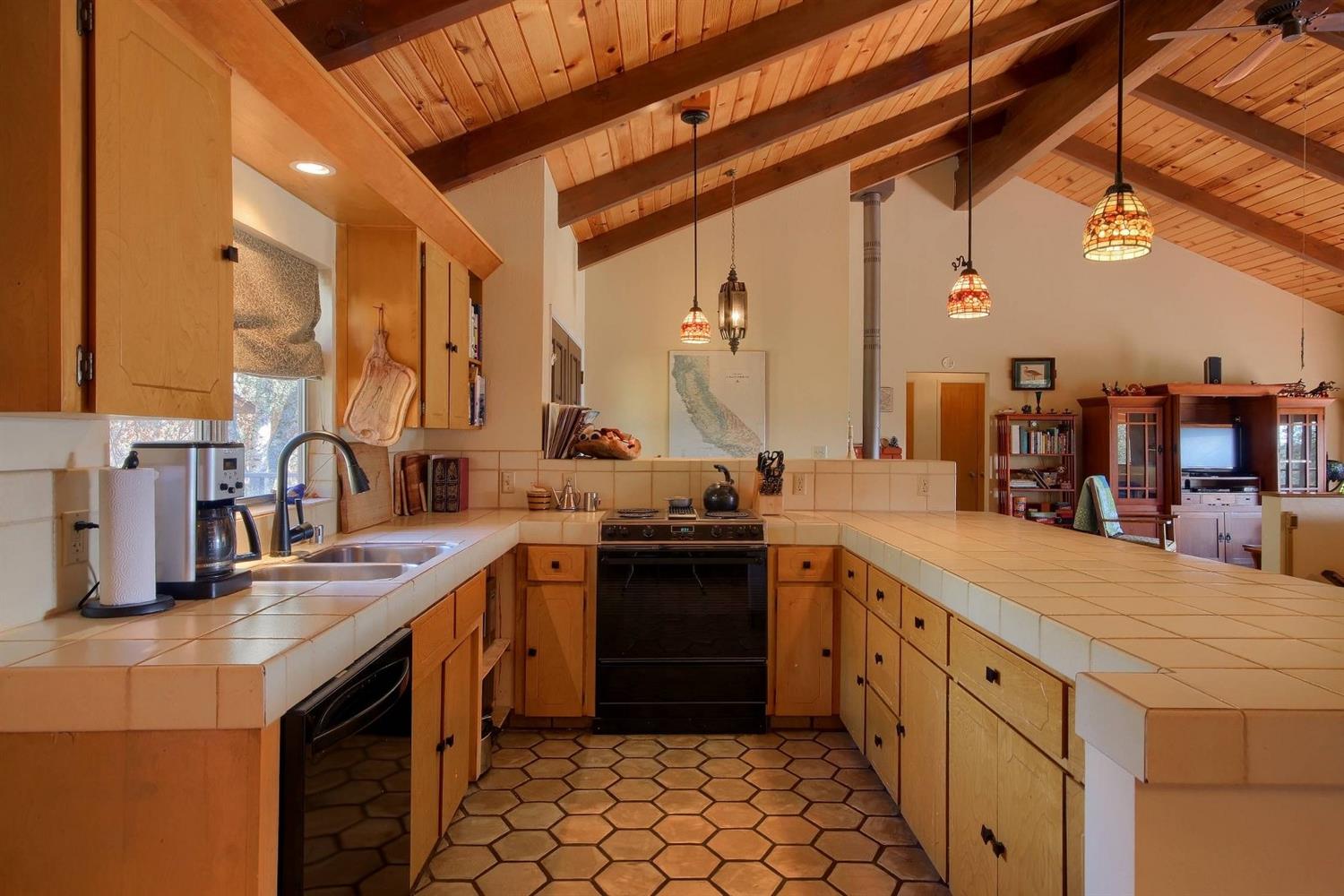 40416 Jean Road East Oakhurst, CA 93644 - Photo 8 of 20 Gallery Image 8
