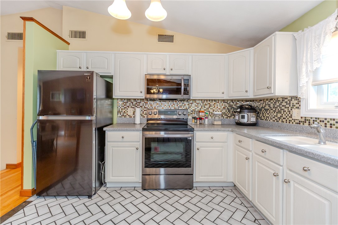 54 Colvintown Road Coventry, RI 02816 - Photo 20 of 50