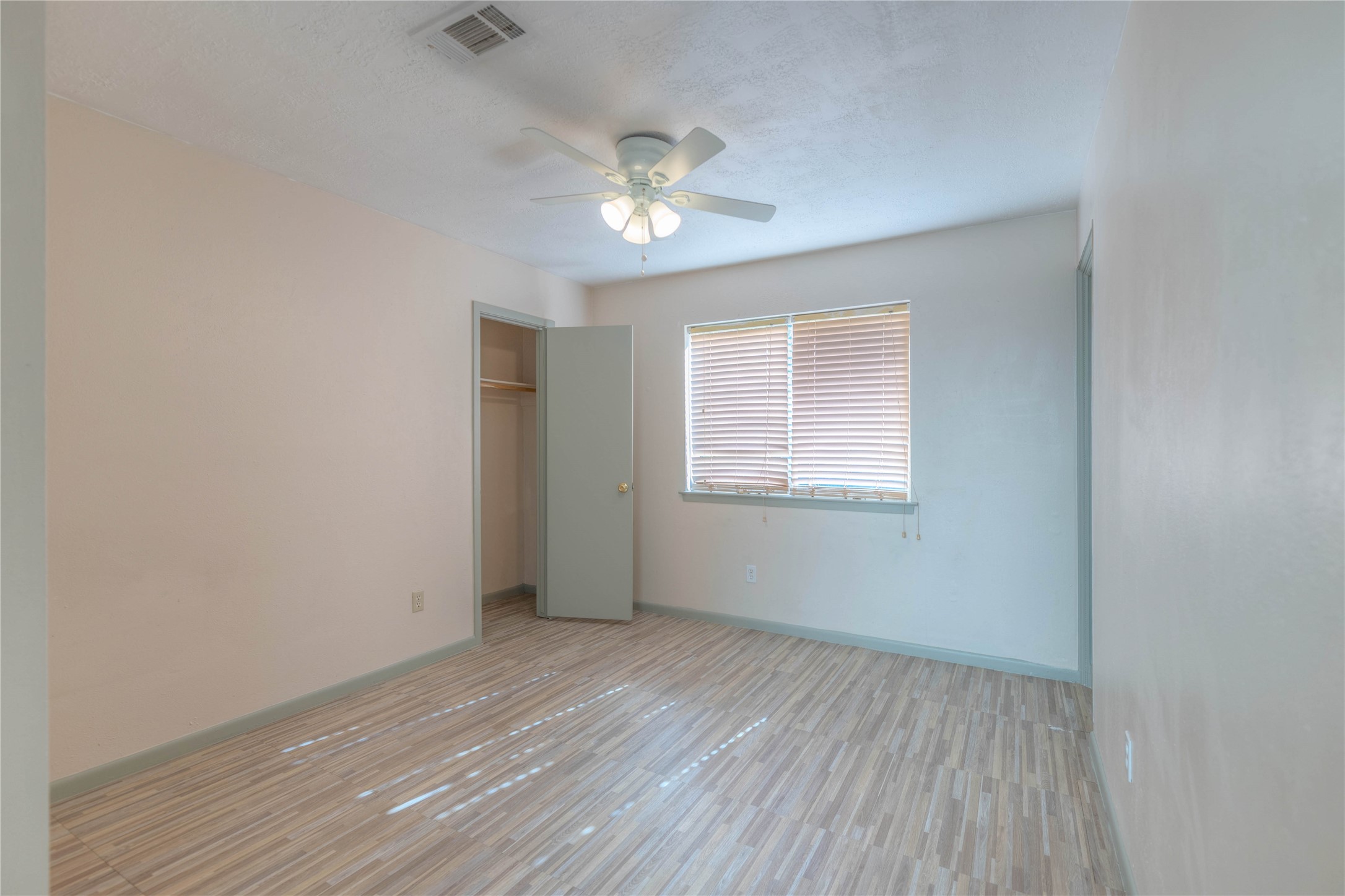 2009 Tickner Street Conroe, TX 77301 - Photo 16 of 26