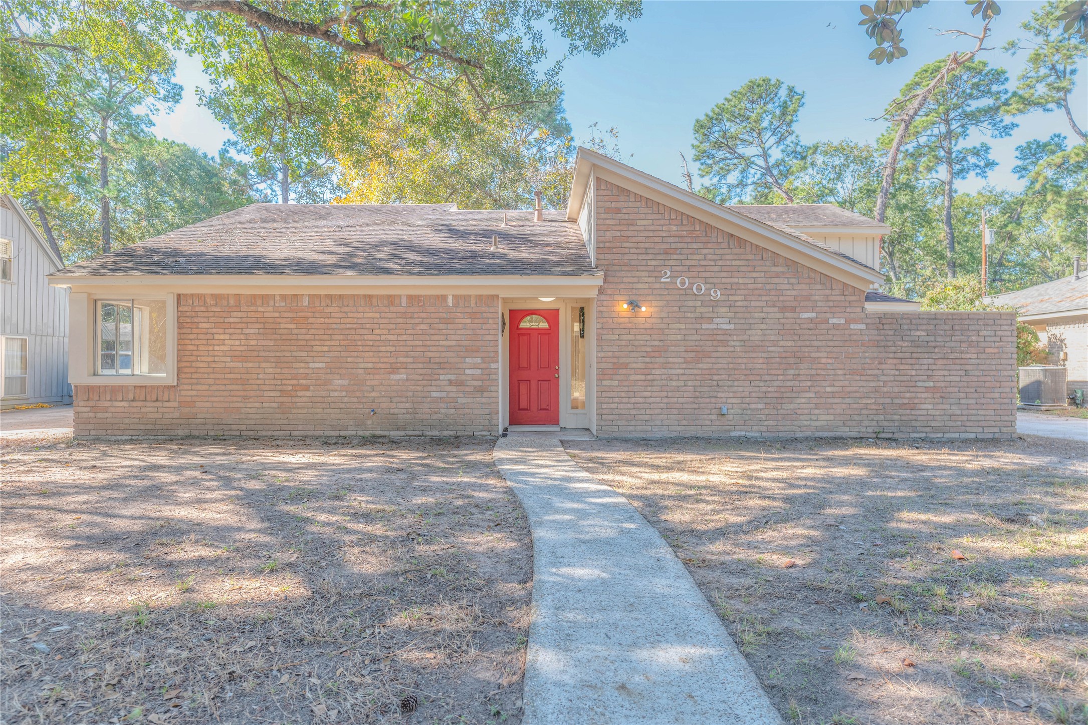 2009 Tickner Street Conroe, TX 77301 - Photo 2 of 26