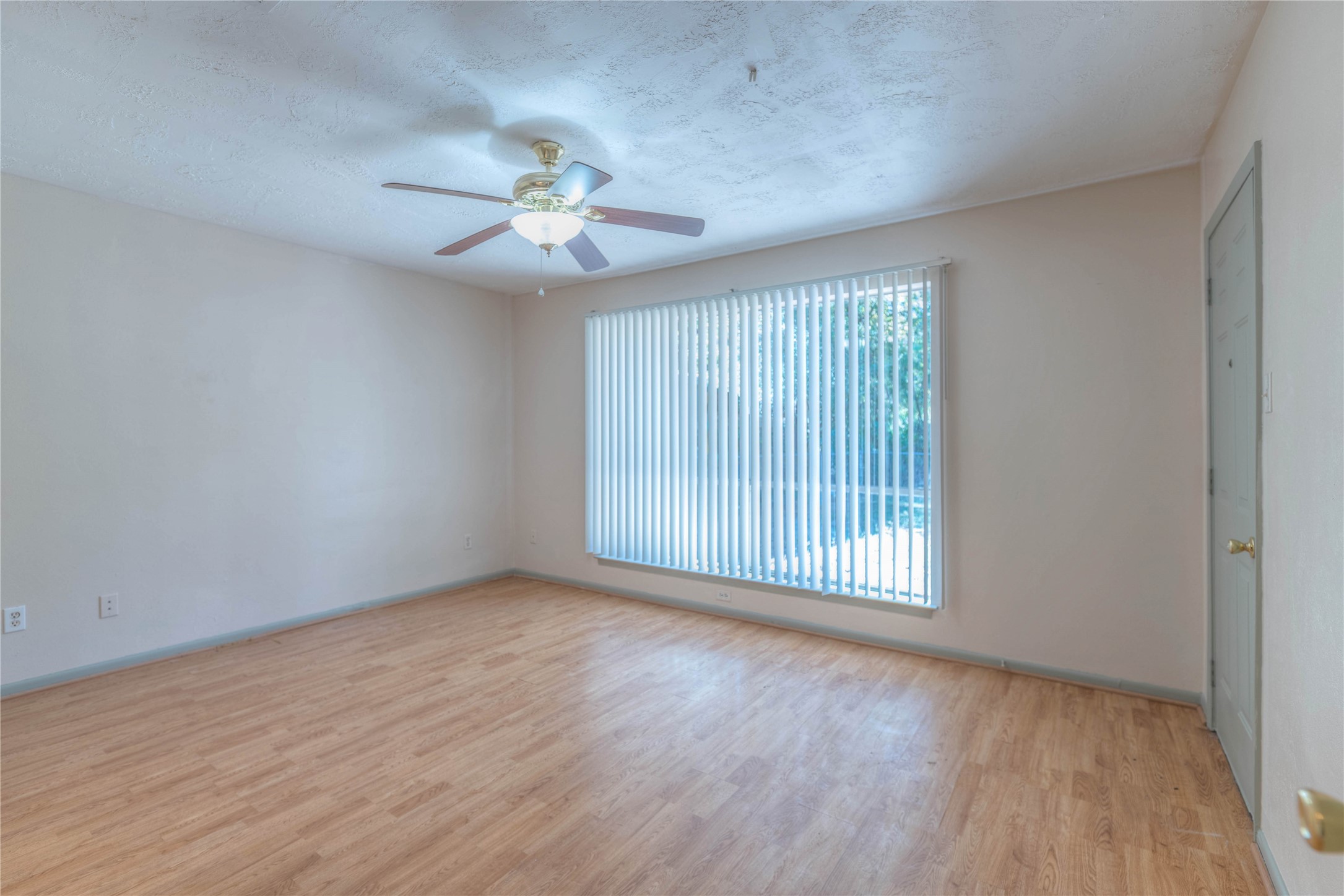 2009 Tickner Street Conroe, TX 77301 - Photo 10 of 26