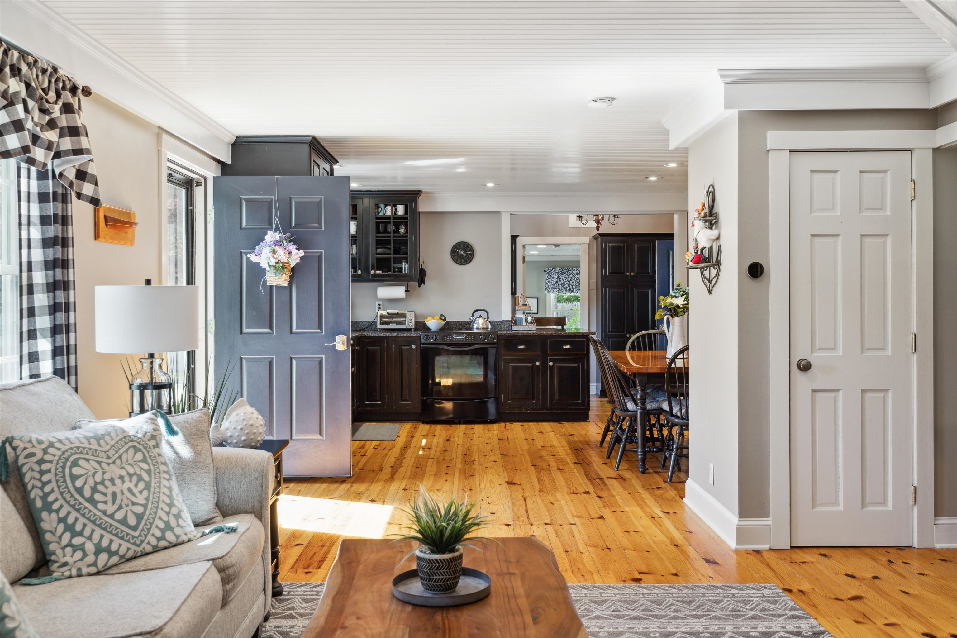 635 Cherry Valley Road Gilford, NH 03249 - Photo 11 of 31 Gallery Image 11