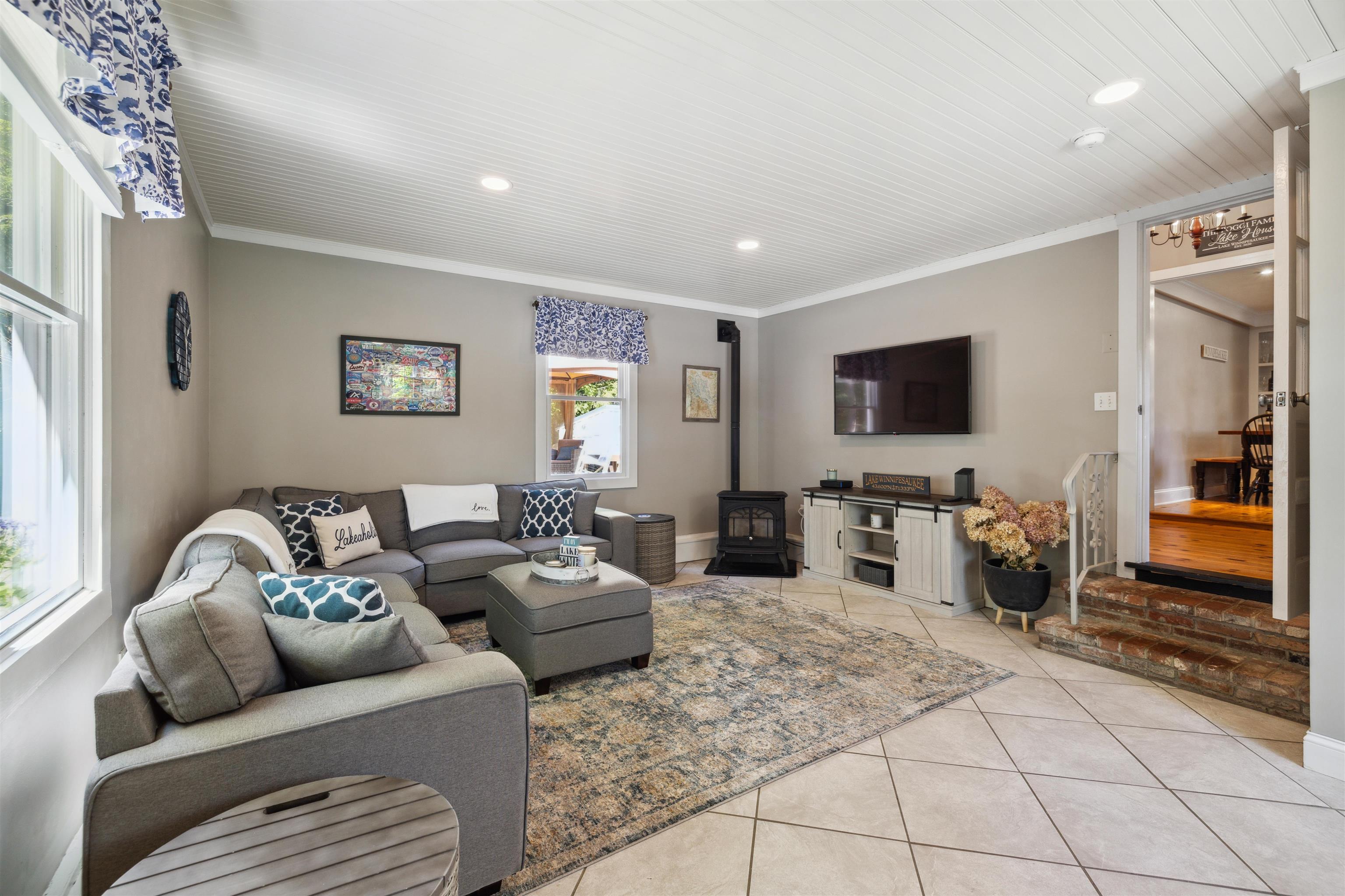 635 Cherry Valley Road Gilford, NH 03249 - Photo 4 of 31 Gallery Image 4