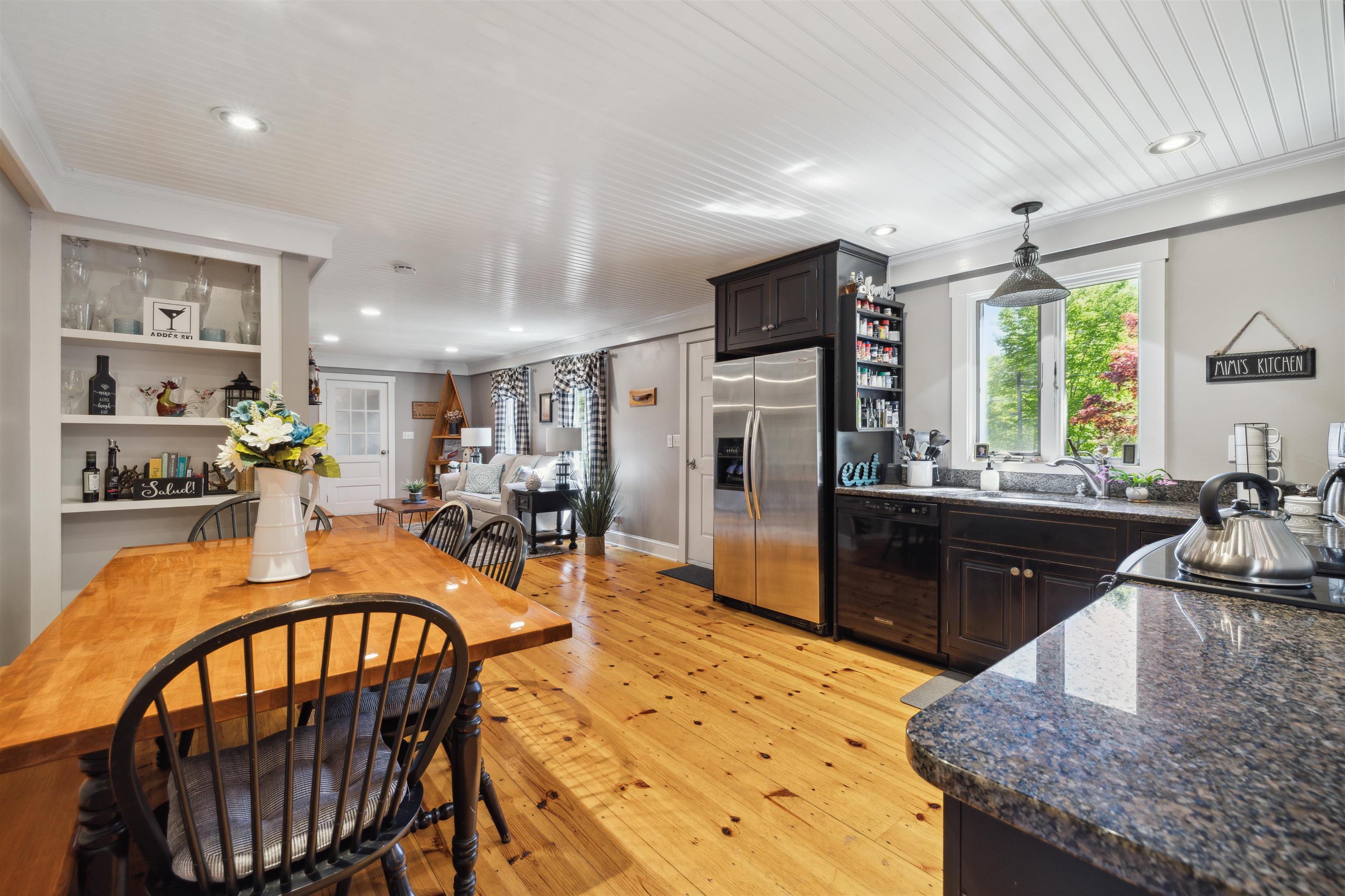 635 Cherry Valley Road Gilford, NH 03249 - Photo 8 of 31 Gallery Image 8