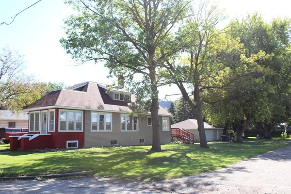 $179,000 | 201 Emerson Avenue Northeast, Renville, MN 56284