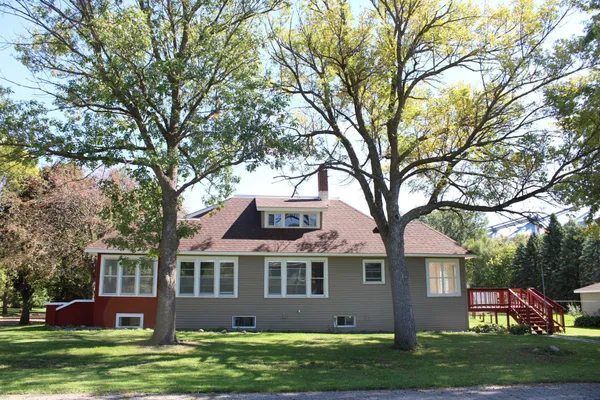 $179,000 | 201 Emerson Avenue Northeast, Renville, MN 56284