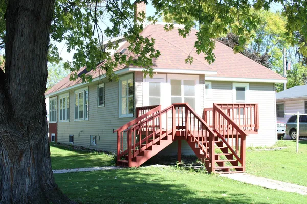 $179,000 | 201 Emerson Avenue Northeast, Renville, MN 56284