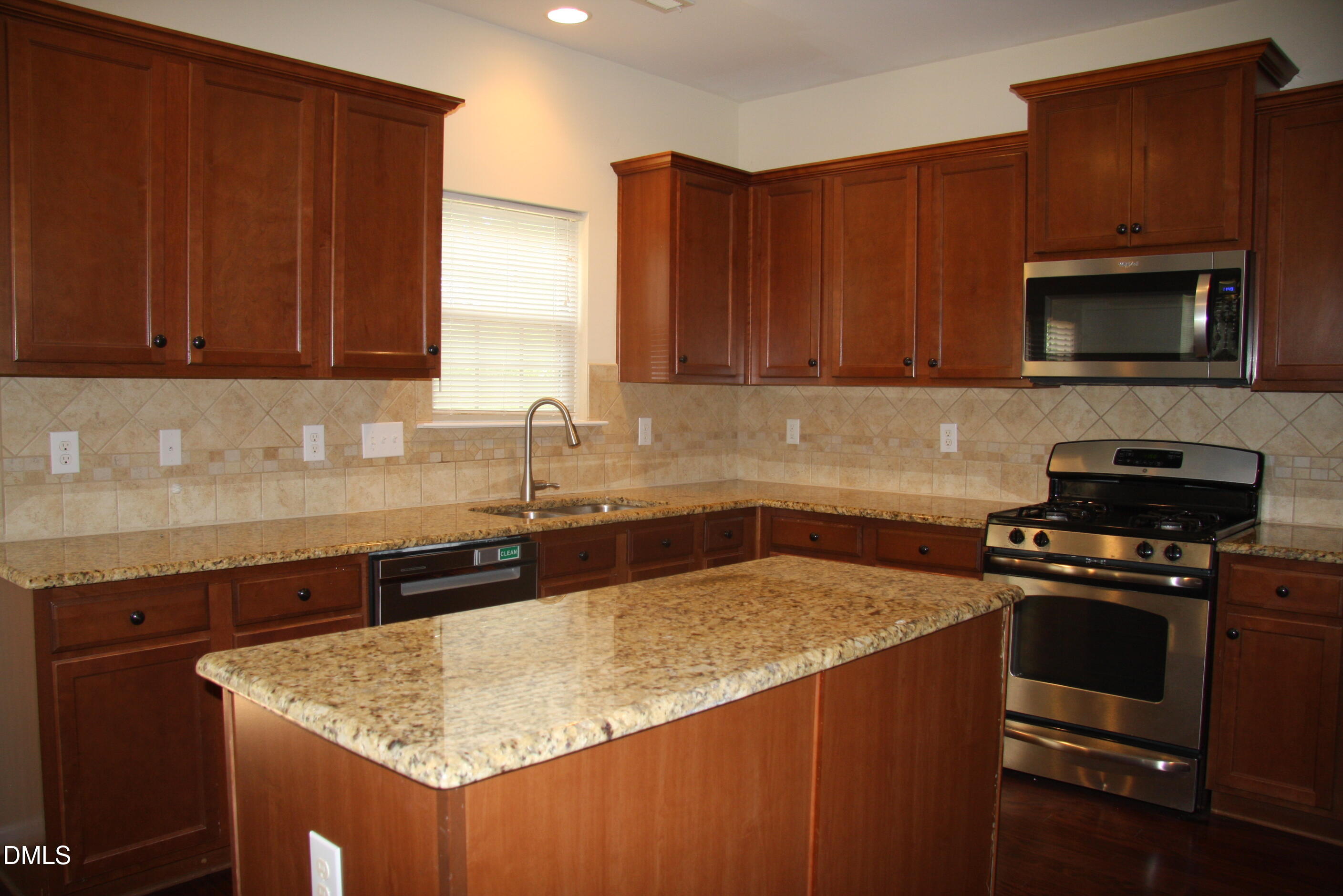 549 Mesquite Ridge Place Cary, NC 27519 - Photo 9 of 34 IMG_6552