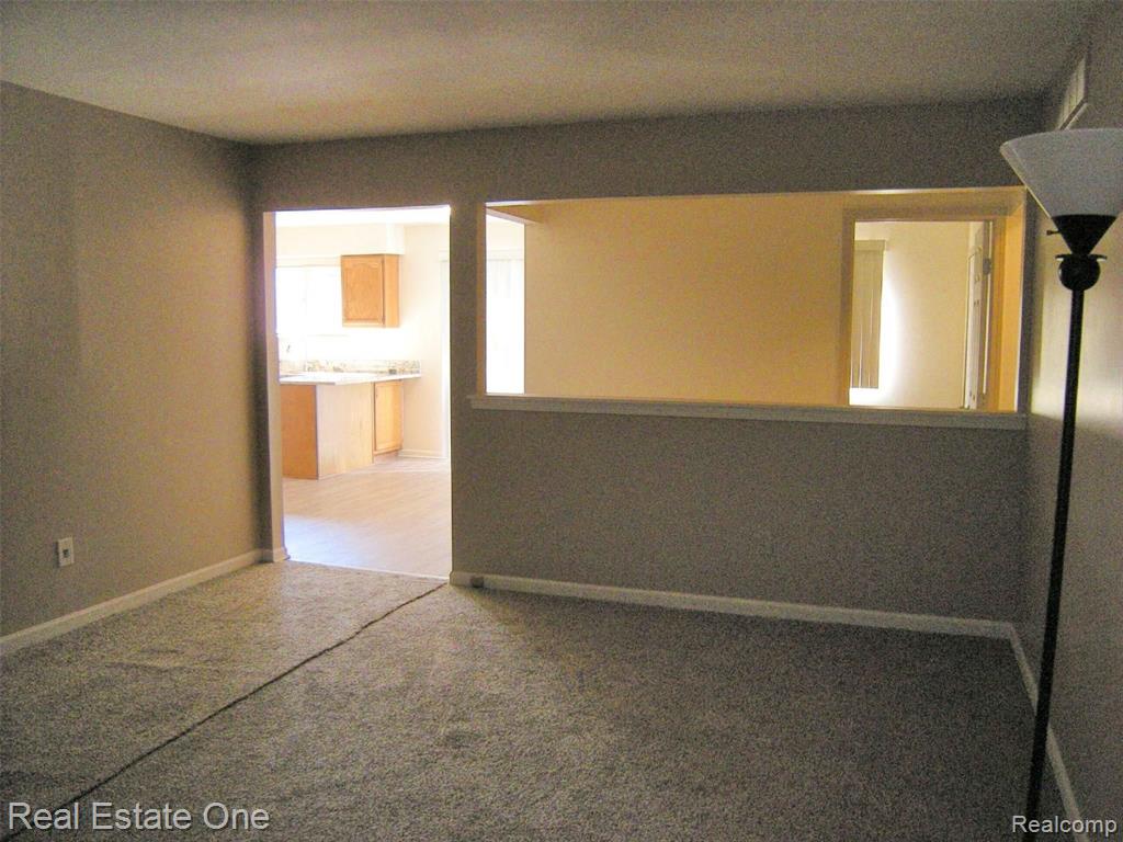 9415 Newburgh Road Livonia, MI 48150 - Photo 9 of 38