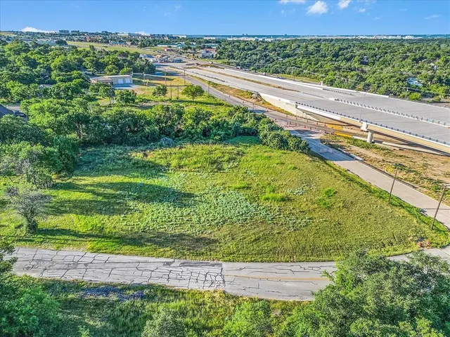 $324,900 | 7037 Greenbriar Crescent Street, Lake Worth, TX 76135