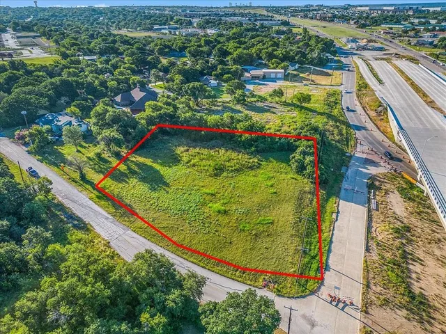 $324,900 | 7037 Greenbriar Crescent Street, Lake Worth, TX 76135