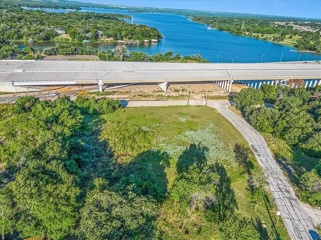 $324,900 | 7037 Greenbriar Crescent Street, Lake Worth, TX 76135