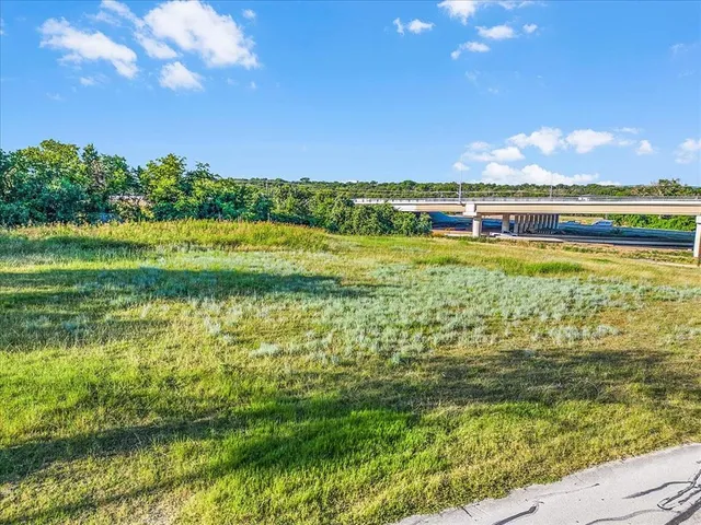 $324,900 | 7037 Greenbriar Crescent Street, Lake Worth, TX 76135