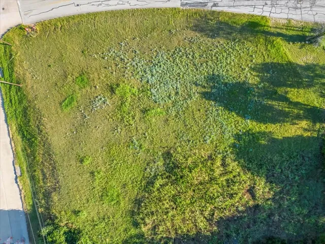 $324,900 | 7037 Greenbriar Crescent Street, Lake Worth, TX 76135