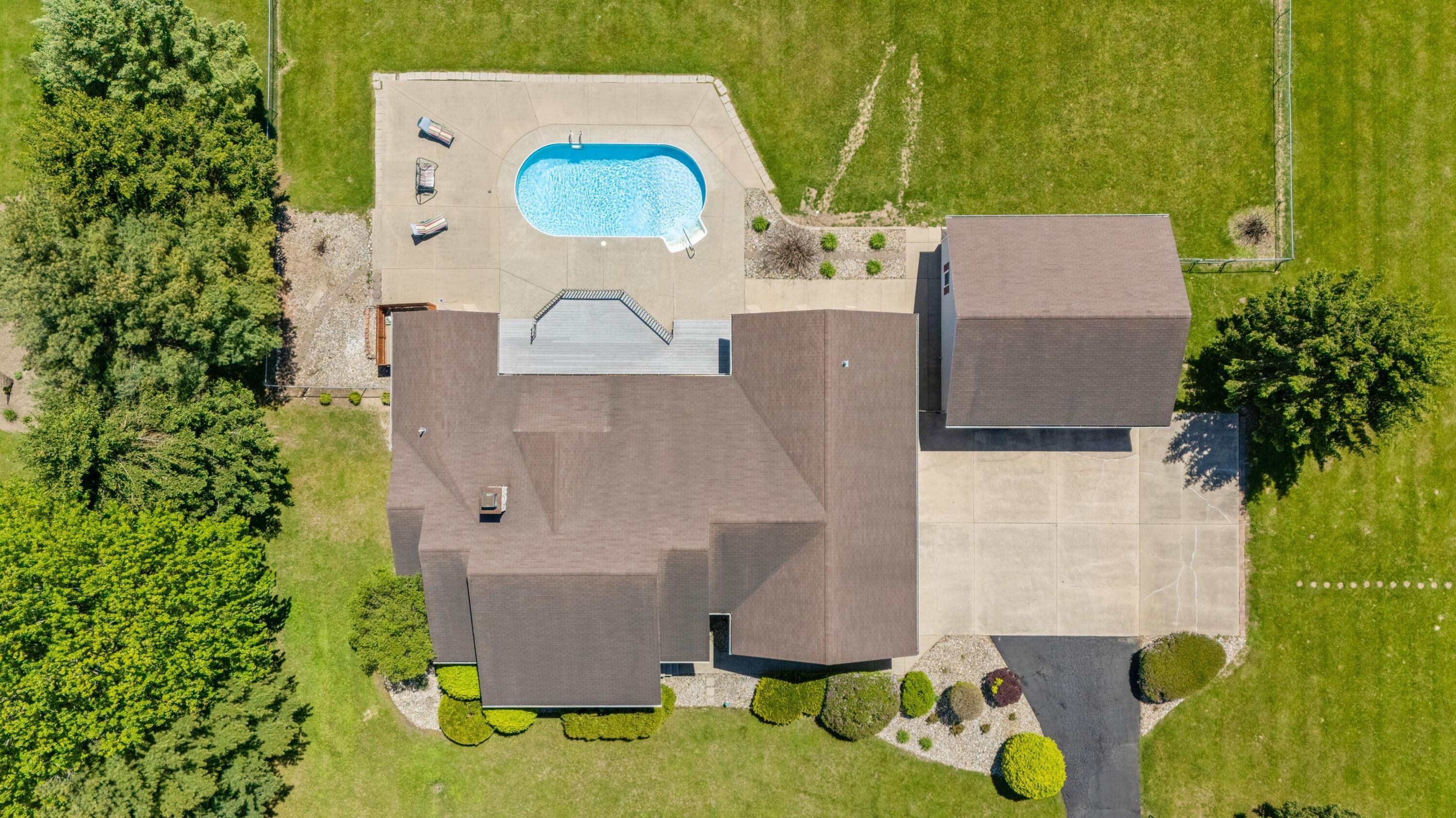 3740 Buffalo Road Niles, MI 49120 - Photo 4 of 75 85DJI_20260515024338_0036_D