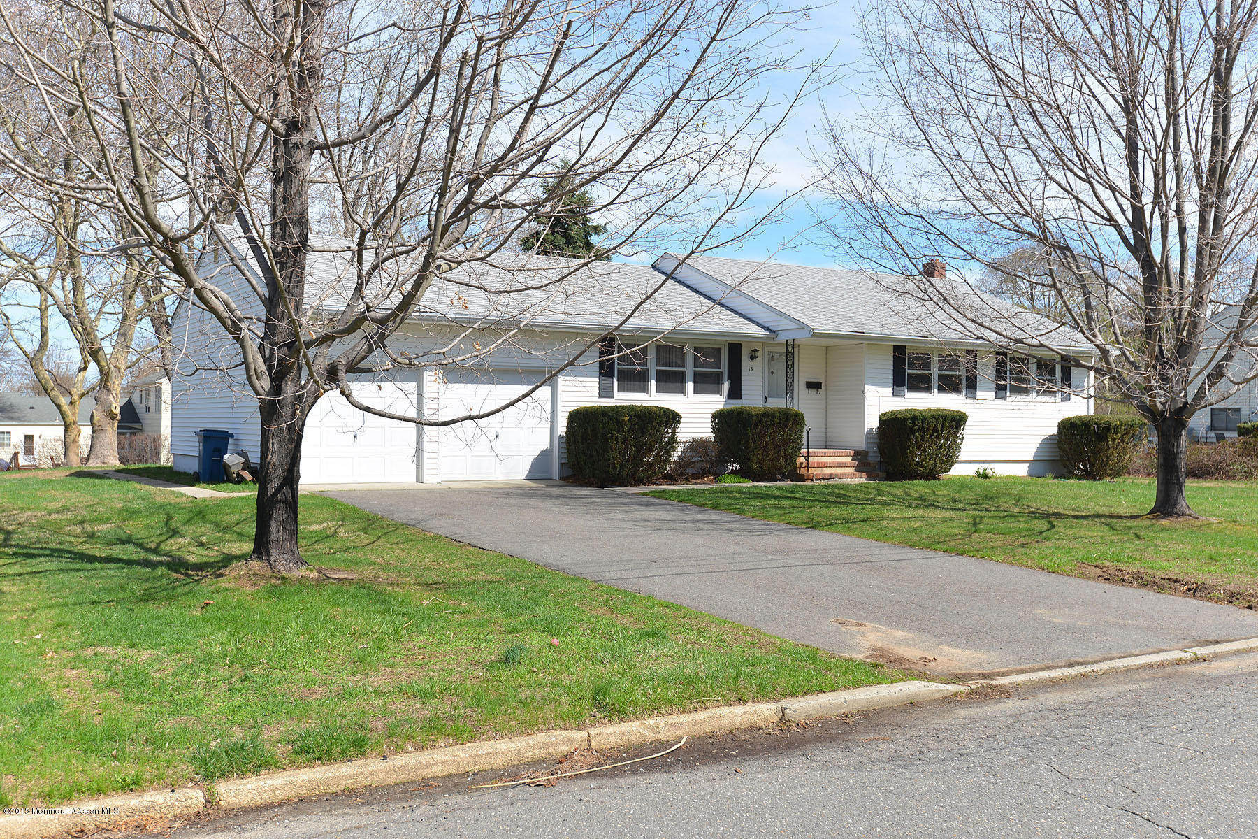 13 Crescent Road Holmdel, NJ 07733 - Photo 2 of 24 FT2