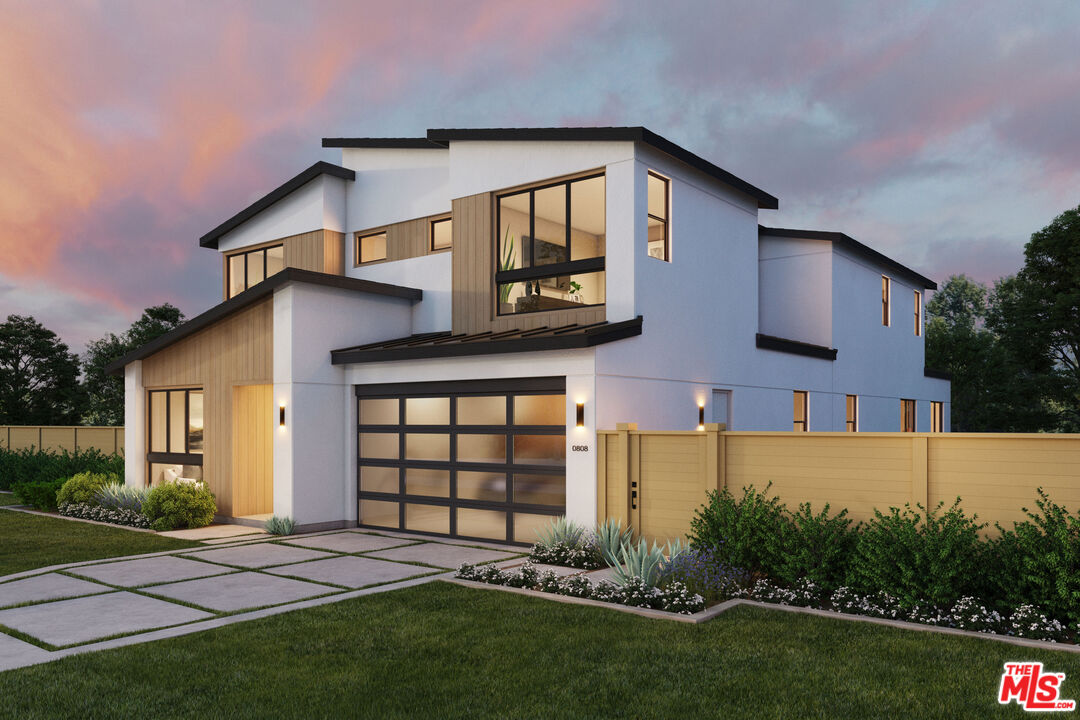 2807 Cardiff Avenue Los Angeles, CA 90034 - Photo 11 of 11 front view of a house with a yard