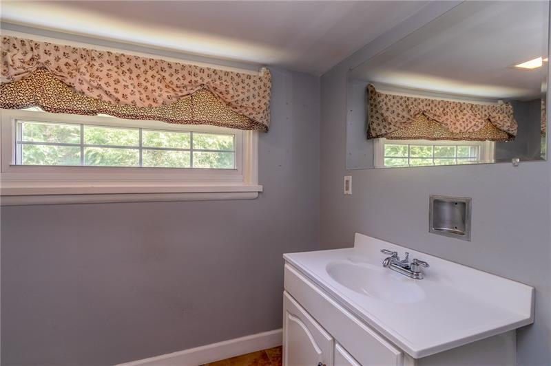 171 Ridgeview Drive Aliquippa, PA 15001 - Photo 14 of 15 Gallery Image 14