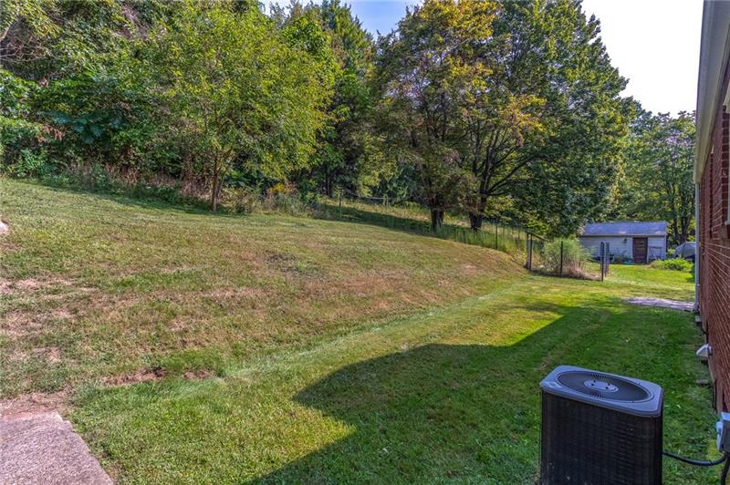 171 Ridgeview Drive Aliquippa, PA 15001 - Photo 3 of 15 Gallery Image 3