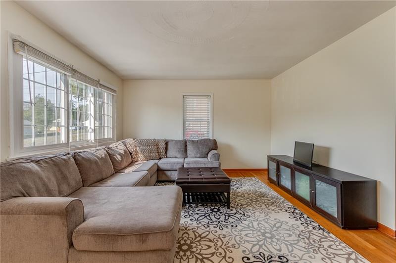 171 Ridgeview Drive Aliquippa, PA 15001 - Photo 4 of 15 Gallery Image 4