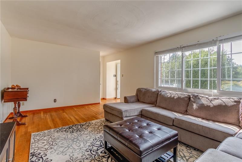 171 Ridgeview Drive Aliquippa, PA 15001 - Photo 5 of 15 Gallery Image 5