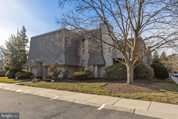 $2,400 | 25 South Church Road, Unit 129, Maple Shade, NJ 08052