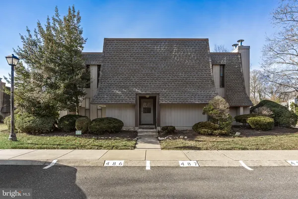 $2,400 | 25 South Church Road, Unit 129, Maple Shade, NJ 08052