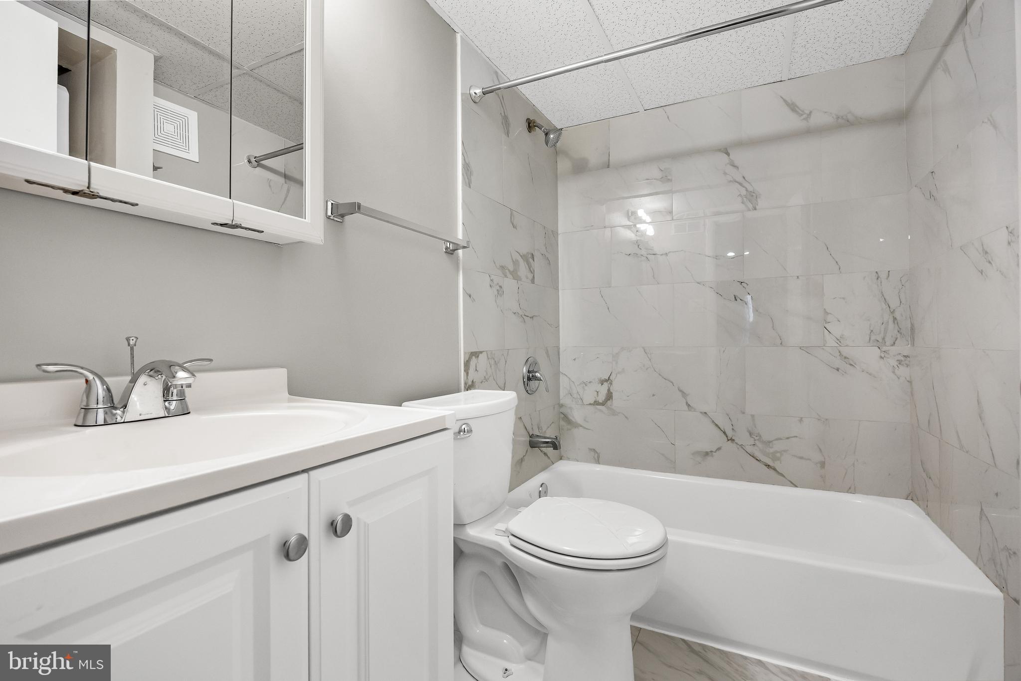 25 South Church Road, Unit 129 Maple Shade, NJ 08052 - Photo 9 of 25 Full Bath