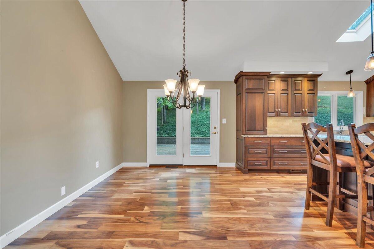 5424 Highfields Road Roanoke, VA 24018 - Photo 9 of 47 10-MIB01251