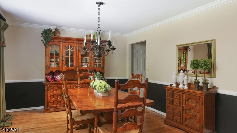 25 Angus Lane Warren, NJ 07059 - Photo 13 of 32