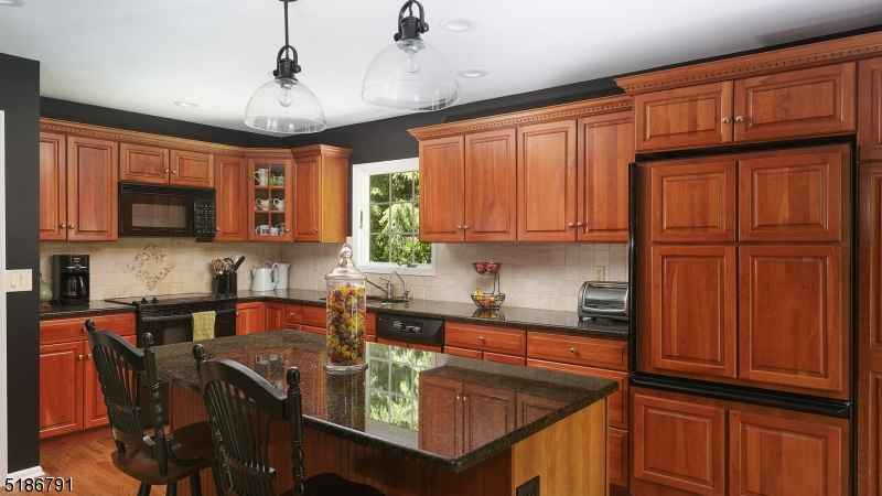 25 Angus Lane Warren, NJ 07059 - Photo 14 of 32