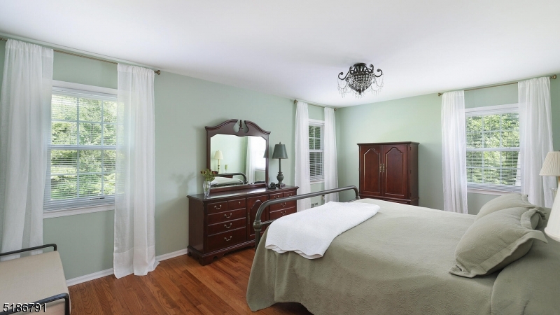 25 Angus Lane Warren, NJ 07059 - Photo 18 of 32