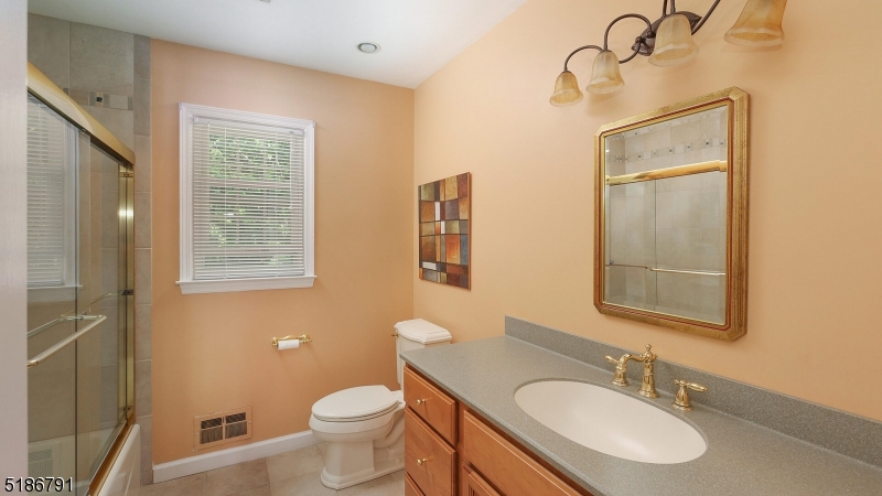 25 Angus Lane Warren, NJ 07059 - Photo 22 of 32