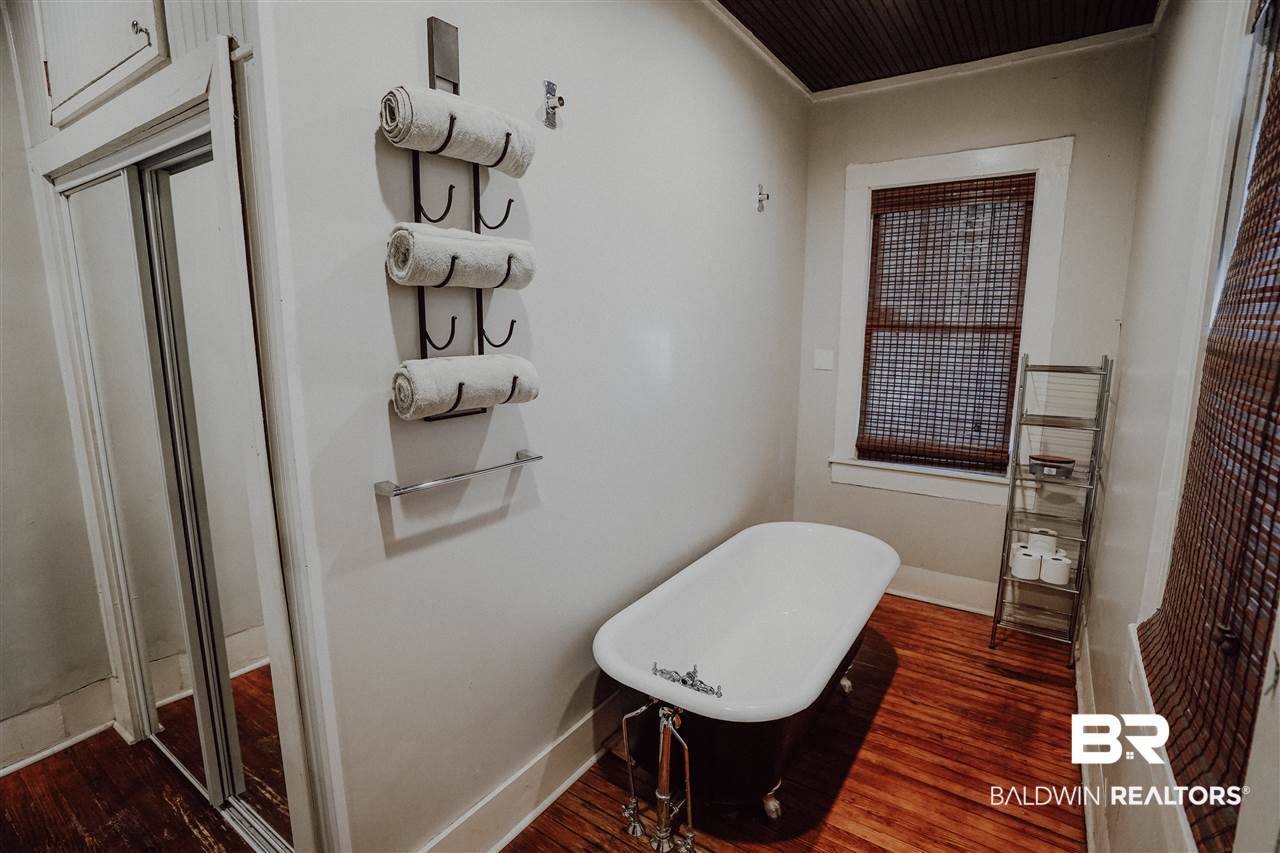 1006 Old Shell Road Mobile, AL 36604 - Photo 23 of 35