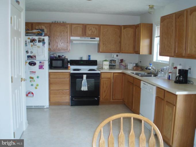 13419 Rhodes Court Clear Spring, MD 21722 - Photo 6 of 10 Kitchen