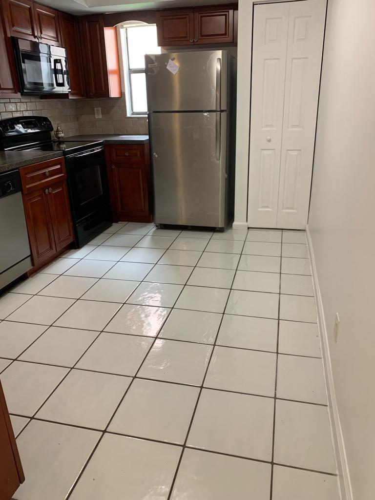3355 Jaywood Terrace, Unit J 114 Boca Raton, FL 33431 - Photo 4 of 14 KITCHEN2